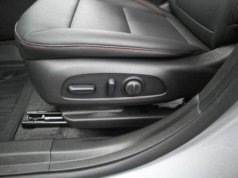 Used 2026 Chevrolet Trax RS w/ Sunroof Package FWD image 11