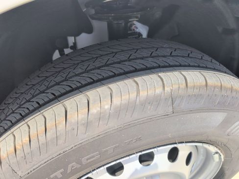 New 2026 Ford Maverick XL image 18