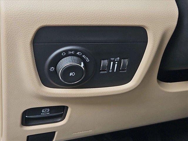 Used 2022 Jeep Grand Cherokee L Limited w/ Luxury Tech Group II RWD image 30