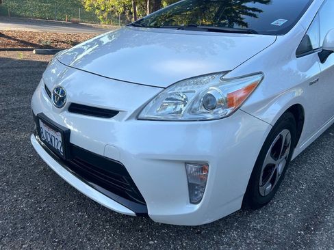 Used 2013 Toyota Prius Four w/ Deluxe Solar Roof Pkg FWD image 5