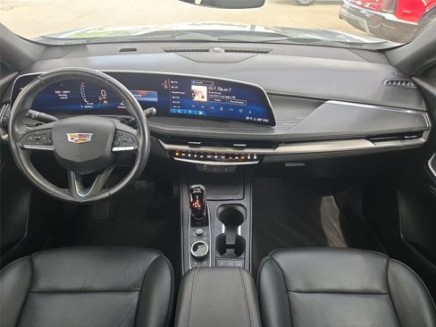 Used 2024 Cadillac XT4 Premium Luxury FWD image 12
