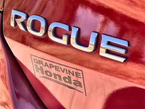 Used 2019 Nissan Rogue SV image 8