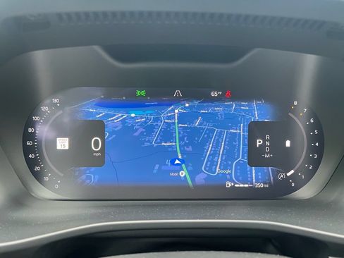 Certified 2024 Volvo XC40 B5 Plus AWD/4WD image 14