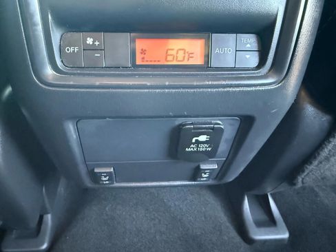 Used 2014 Nissan Pathfinder Platinum w/ Cargo Package image 27