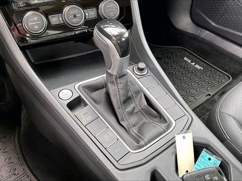 Certified 2023 Volkswagen Jetta SE FWD image 16