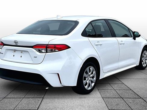 Used 2025 Toyota Corolla LE FWD image 12
