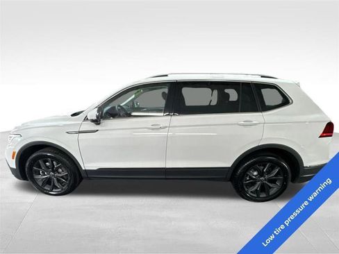Used 2024 Volkswagen Tiguan SE image 8