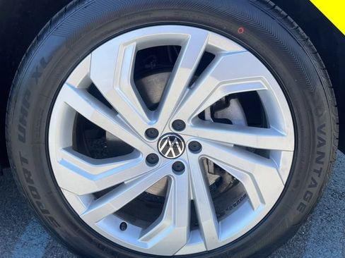 Used 2023 Volkswagen Atlas SE AWD/4WD image 13