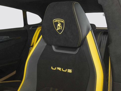 Used 2024 Lamborghini Urus Performante AWD/4WD image 19