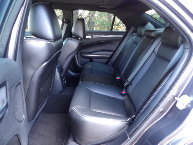 Used 2022 Chrysler 300 S w/ Comfort Group RWD image 12