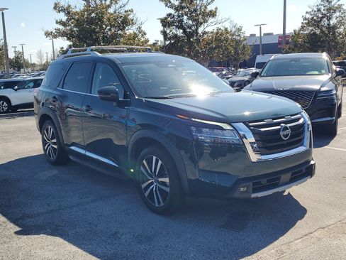 Certified 2023 Nissan Pathfinder Platinum w/ Lighting Package (N93) image 3