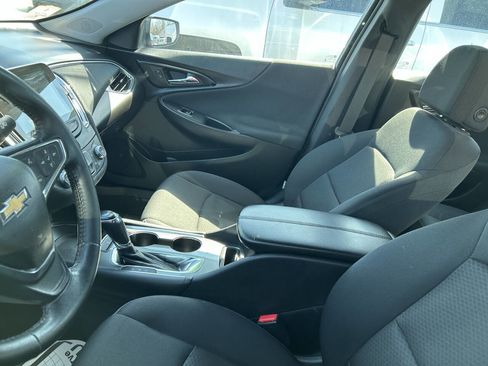 Used 2016 Chevrolet Malibu LT image 4