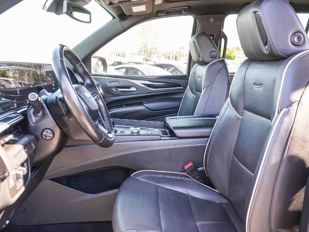 Used 2024 Cadillac Escalade ESV Sport AWD/4WD image 18