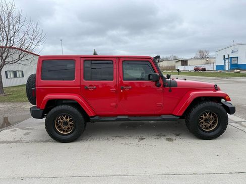 Used 2014 Jeep Wrangler Unlimited Sahara w/ Dual Top Group image 4
