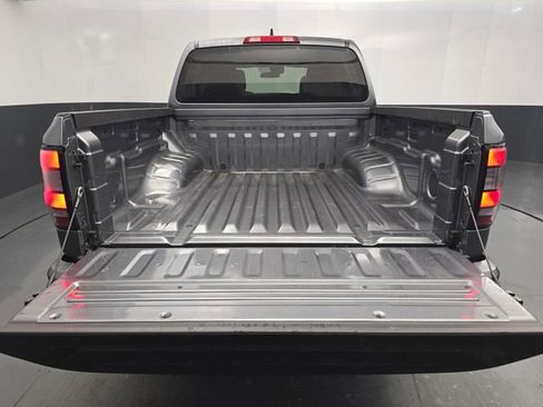 Used 2025 Nissan Frontier SV image 37