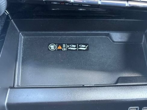 Used 2025 Chevrolet Tahoe Z71 AWD/4WD image 27