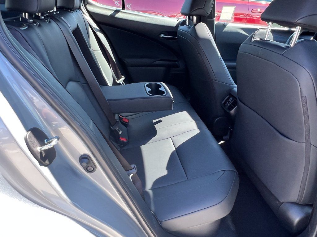 Used 2024 Lexus UX 250h F Sport FWD image 23