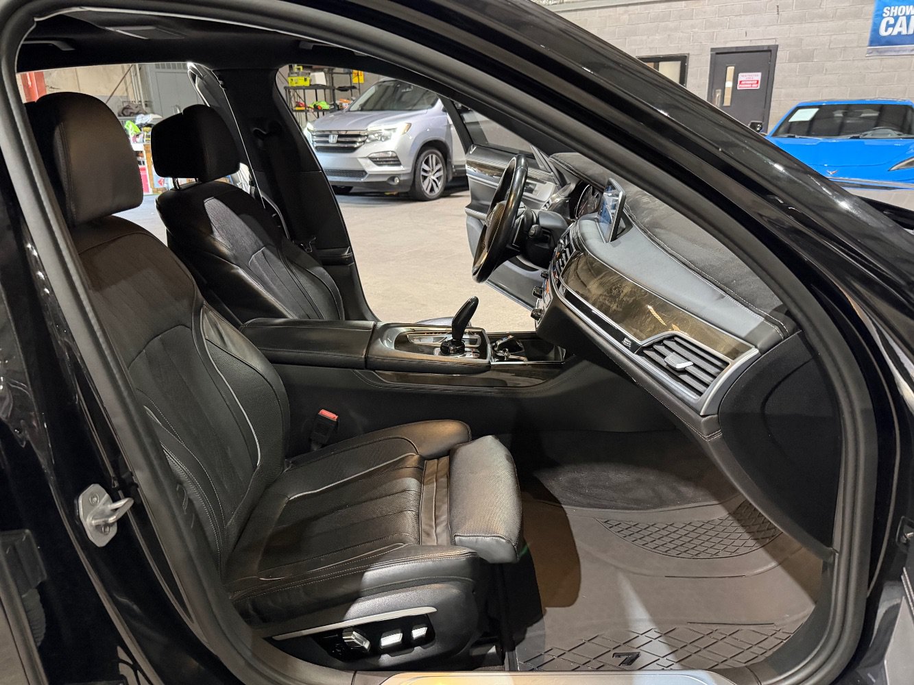 Used 2016 BMW 750i xDrive AWD/4WD image 26