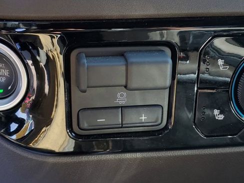 Used 2025 Chevrolet Silverado 1500 LT Trail Boss w/ Convenience Package II image 35