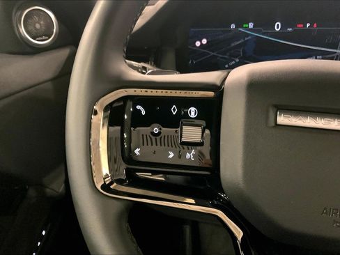 Used 2025 Land Rover Range Rover Evoque S image 23