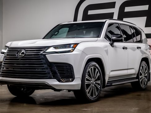 Used 2025 Lexus LX 600 4WD w/ Appearance Package image 27