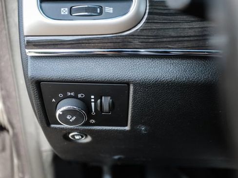 Used 2017 Jeep Grand Cherokee Overland AWD/4WD image 56
