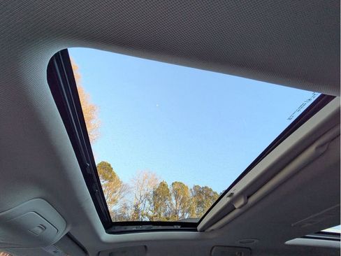 Used 2022 GMC Acadia Denali w/ Denali Technology Package image 22