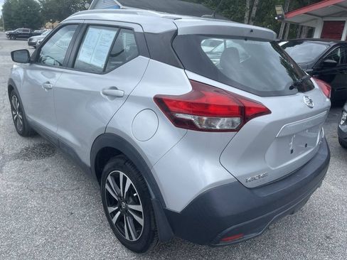 Used 2018 Nissan Kicks SV FWD image 4
