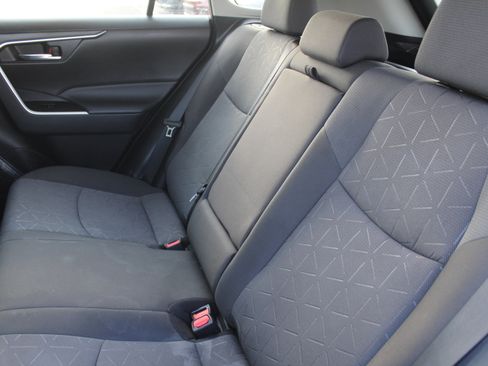 Used 2022 Toyota RAV4 XLE w/ Convenience Package AWD/4WD image 21