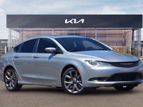 Used 2015 Chrysler 200 S w/ Sun/Sound Group FWD image 2