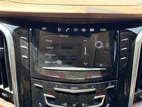 Used 2016 Cadillac Escalade ESV Platinum RWD image 26