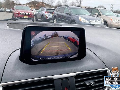 Used 2018 MAZDA MAZDA3 Sport w/ Preferred Equipment Package FWD image 29