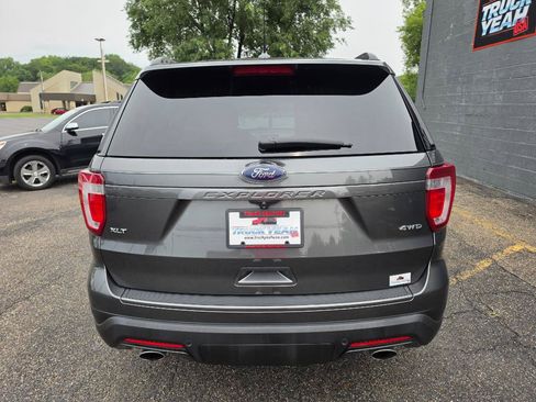 Used 2018 Ford Explorer XLT w/ Equipment Group 202A AWD/4WD image 4