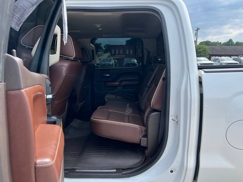 Used 2017 Chevrolet Silverado 1500 High Country AWD/4WD image 16
