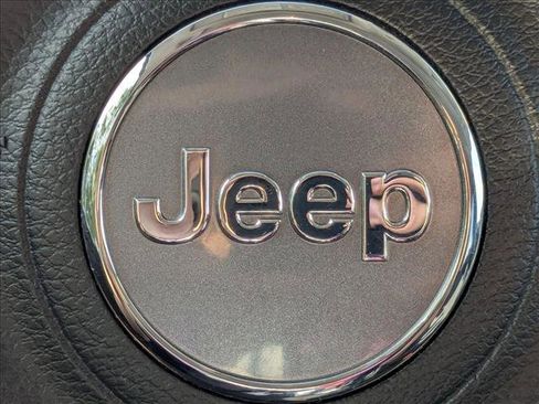 Used 2018 Jeep Renegade Latitude w/ UConnect 8.4 Nav Group image 13