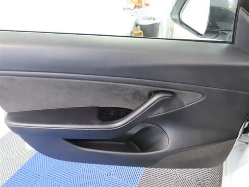 Used 2018 Tesla Model 3 Long Range RWD image 14