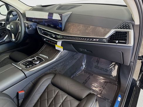 New 2026 BMW X7 xDrive40i w/ Premium Package image 31