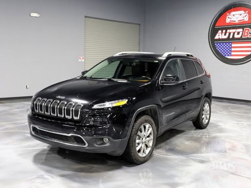 Used 2018 Jeep Cherokee Limited AWD/4WD image 3