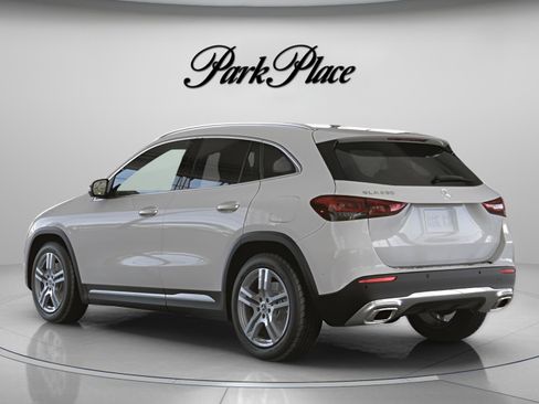 Certified 2021 Mercedes-Benz GLA 250 image 12
