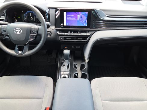 Used 2025 Toyota Camry LE w/ Convenience Package FWD image 13