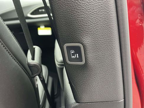 New 2026 Chrysler Pacifica Select FWD image 20