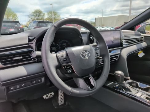 Used 2026 Toyota Camry XSE AWD/4WD image 30