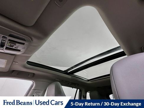 Used 2023 Toyota Highlander Platinum image 22