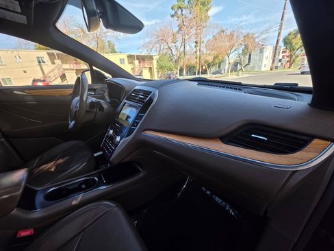 Used 2016 Lincoln MKC Reserve image 18