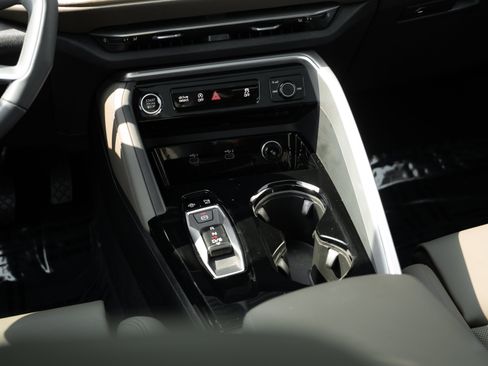 Certified 2025 Audi Q5 Premium Plus w/ Premium Plus AWD/4WD image 12