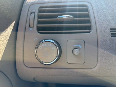 Used 2007 Buick Lucerne CX FWD image 12