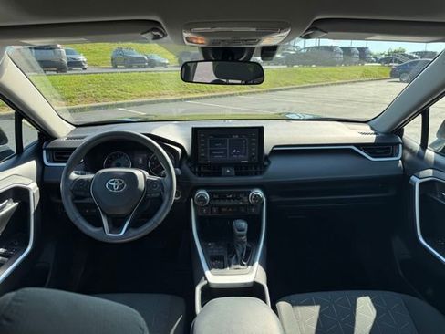 Used 2020 Toyota RAV4 XLE w/ Convenience Package FWD image 15
