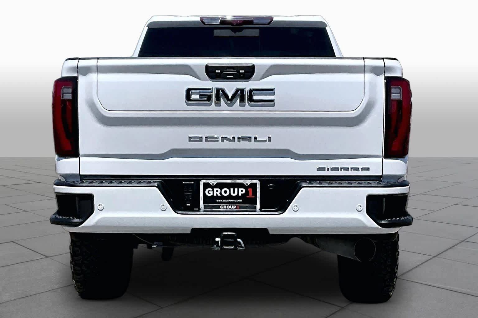 Used 2024 GMC Sierra 3500 Denali w/ Denali Reserve Package AWD/4WD image 5
