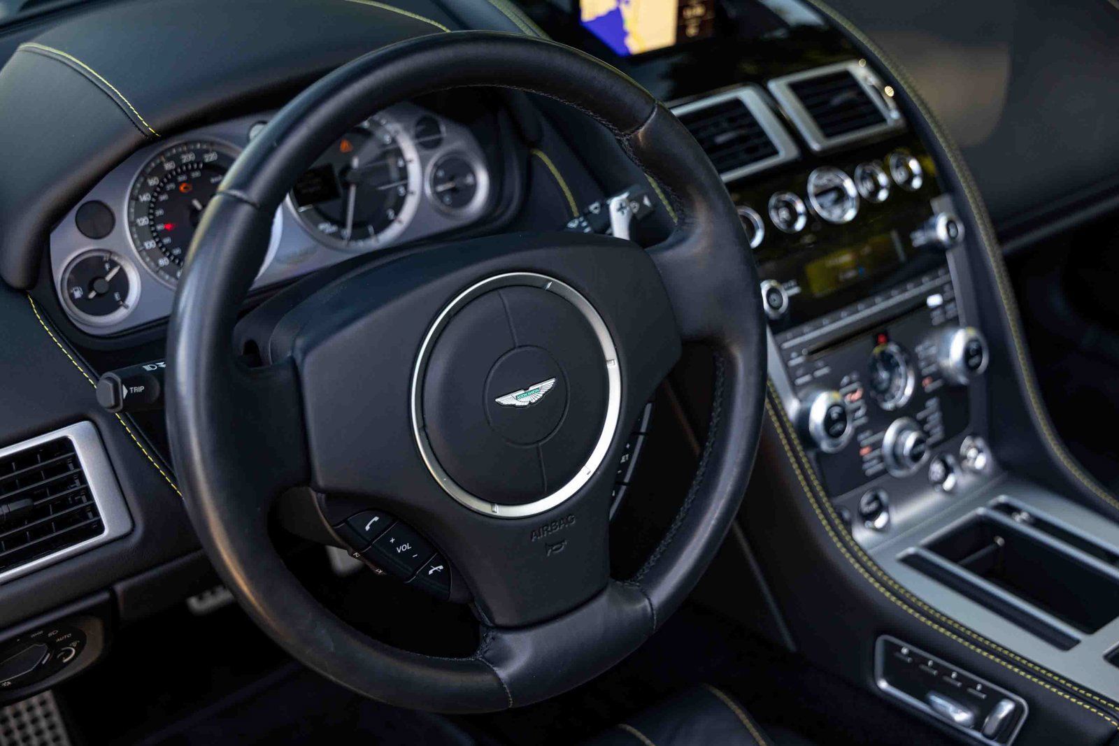 Used 2013 Aston Martin DB9 Volante RWD image 13