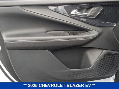 New 2025 Chevrolet Blazer EV LT image 11